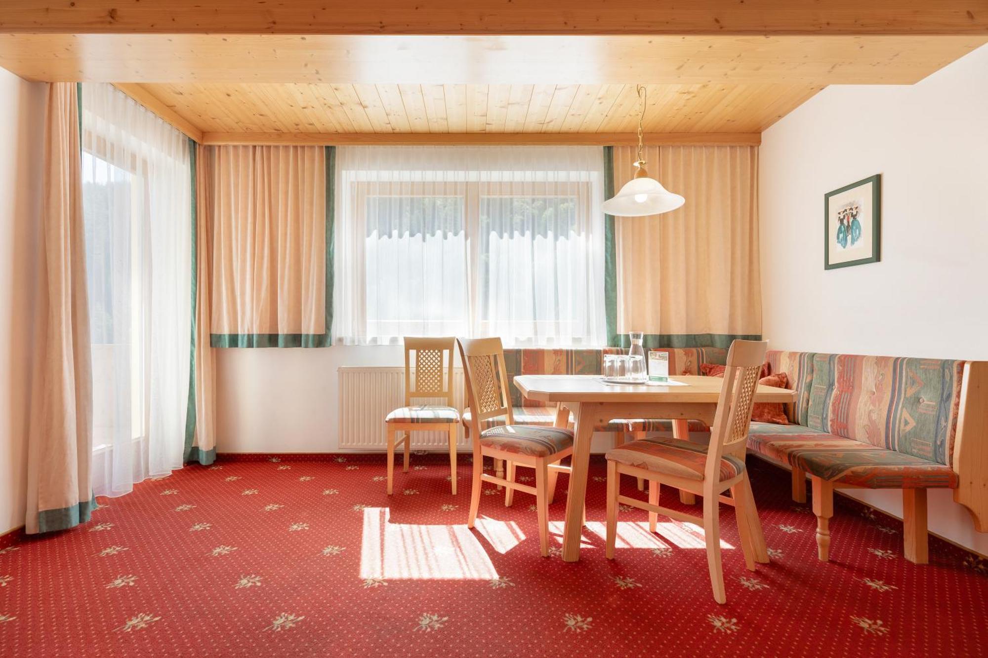 Hotel Pinzger Тукс Экстерьер фото