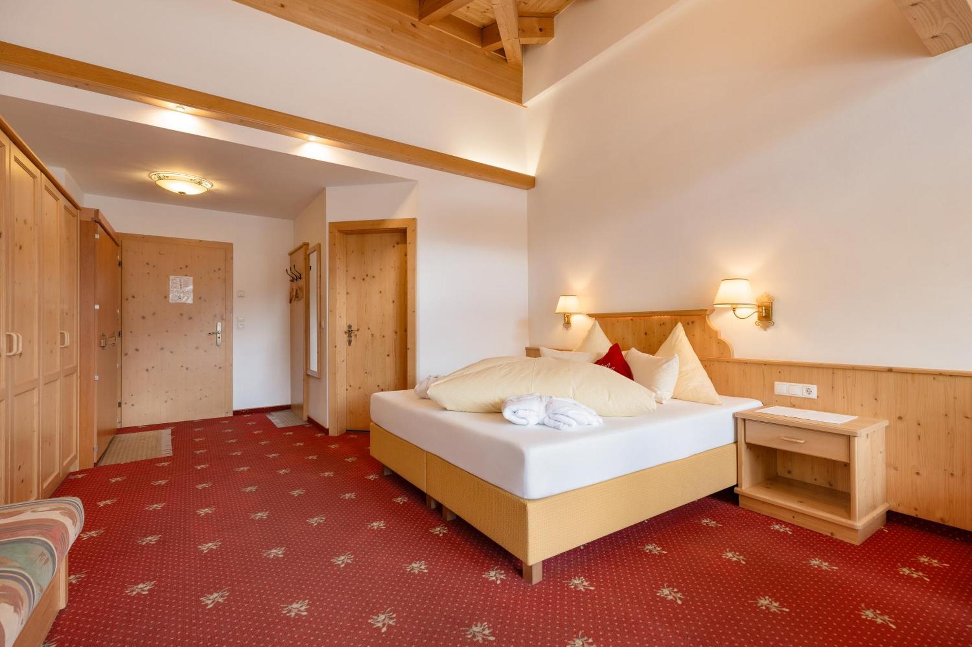 Hotel Pinzger Тукс Экстерьер фото