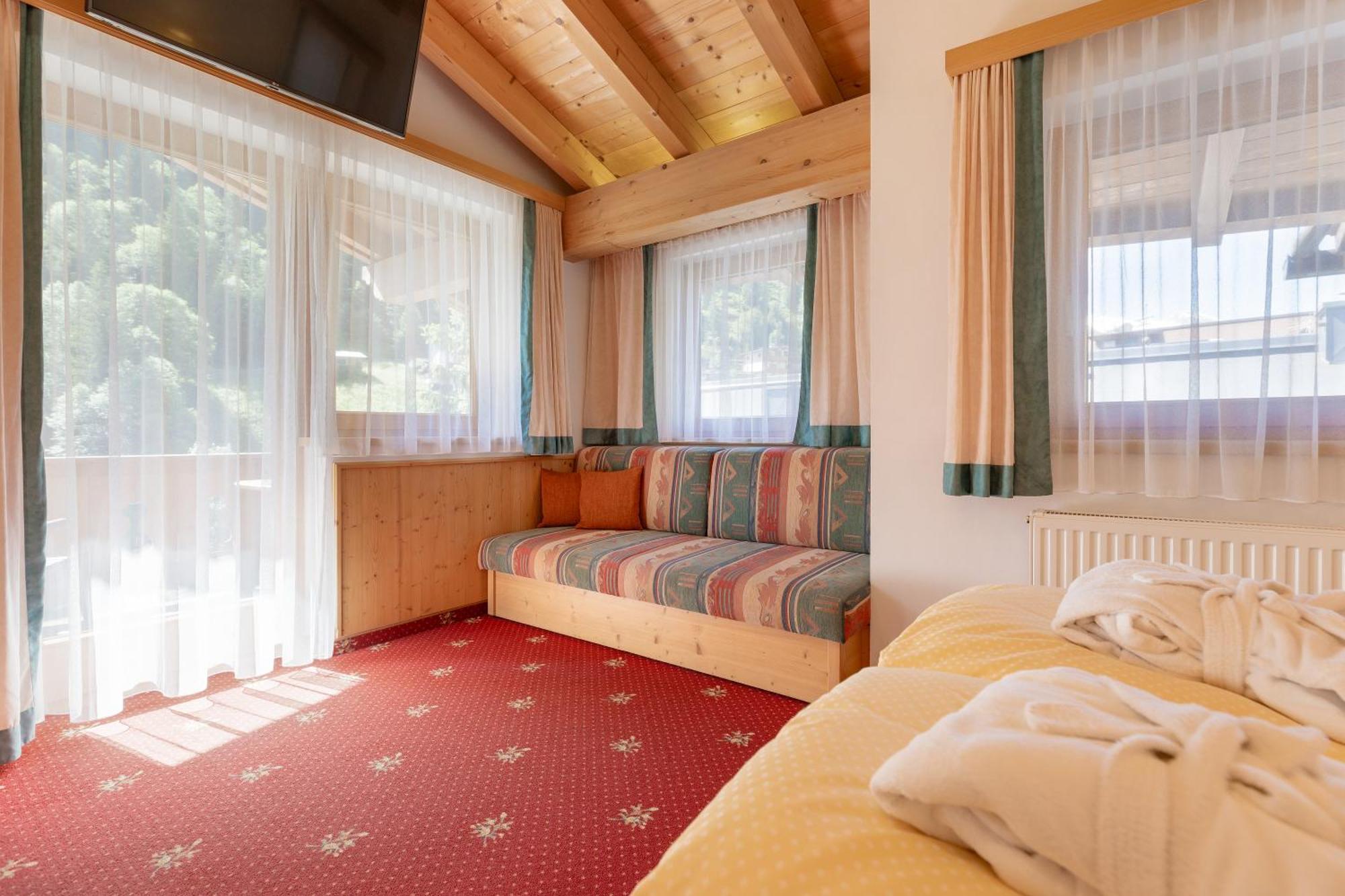 Hotel Pinzger Тукс Экстерьер фото