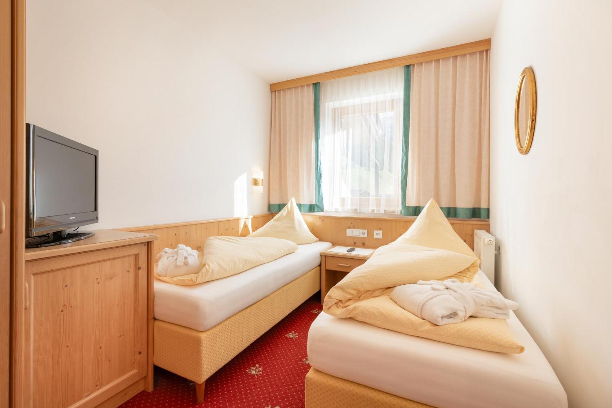 Hotel Pinzger Тукс Экстерьер фото