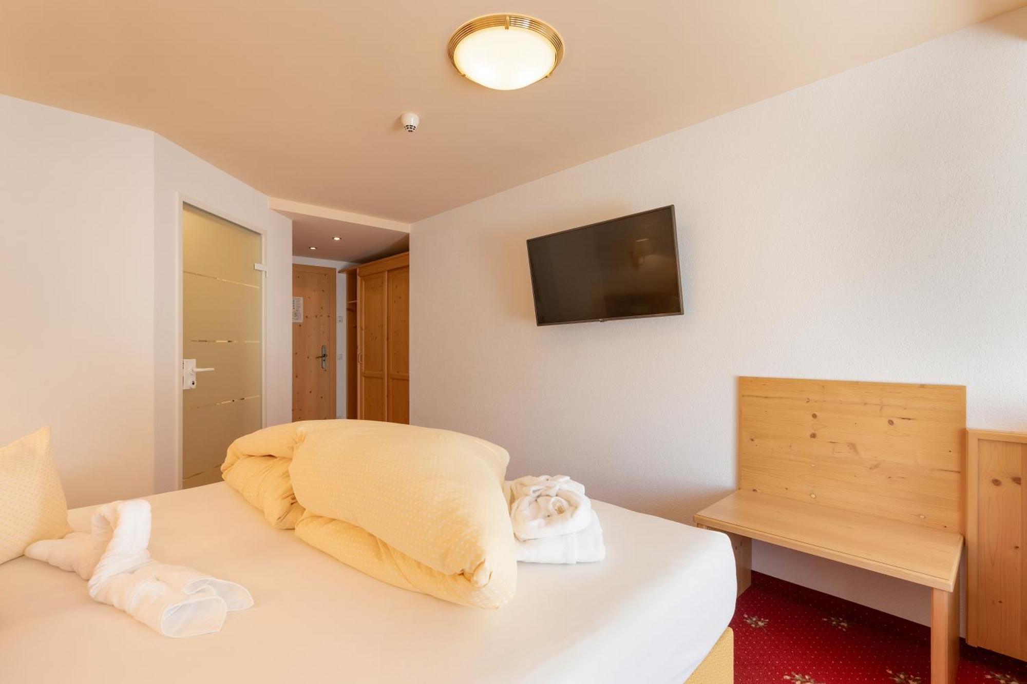 Hotel Pinzger Тукс Экстерьер фото